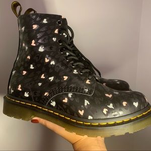 Dr. Martens 1460 Pascal Hearts